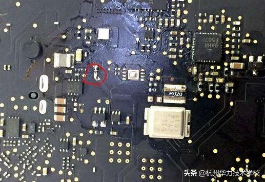 a2338苹果笔记本进水不开机维修,苹果a1502进水不开机