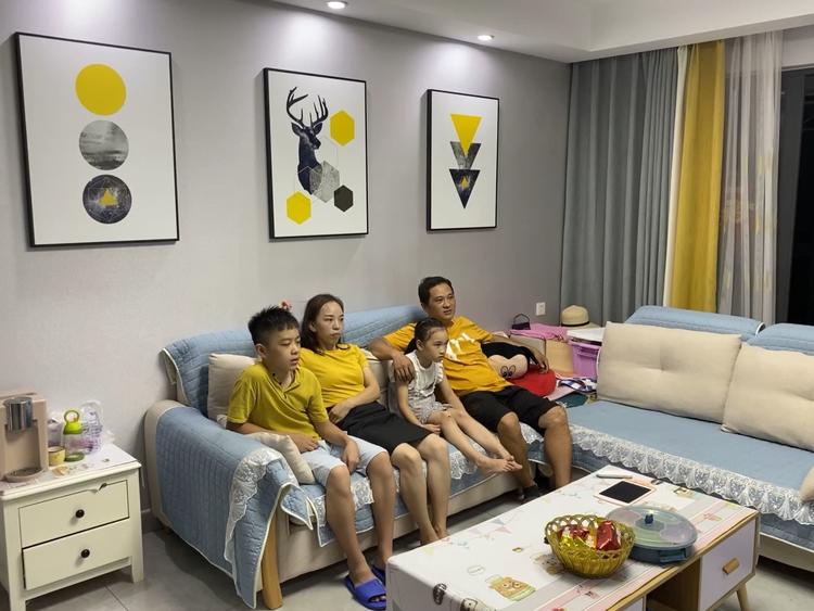 快递小哥送50个包裹,快递小哥送10000个快递