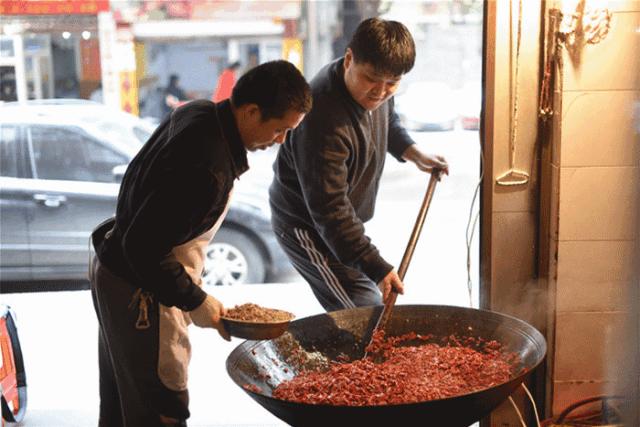 电台巷火锅三里屯店,昆明盘龙区电台巷火锅