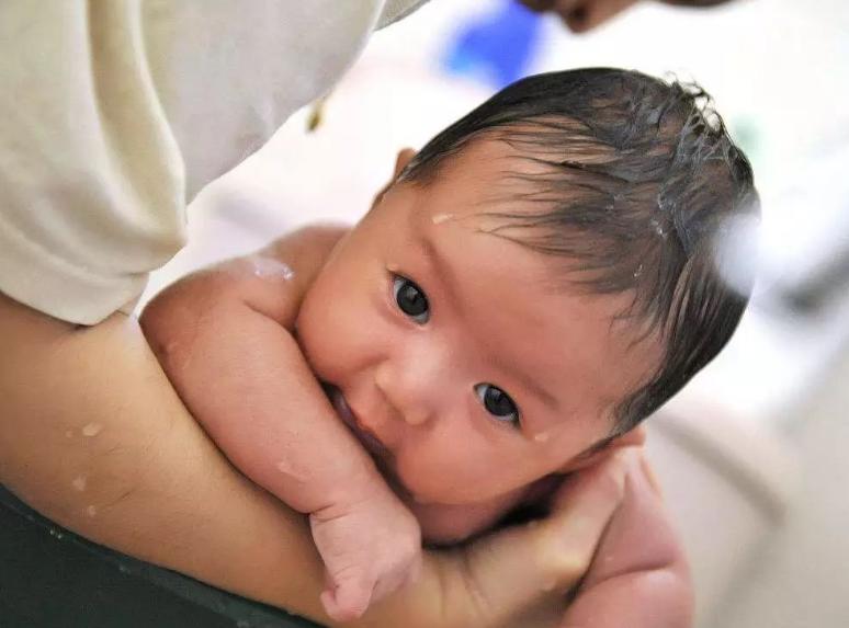 退热贴到底有没有用,退热贴到底有用吗