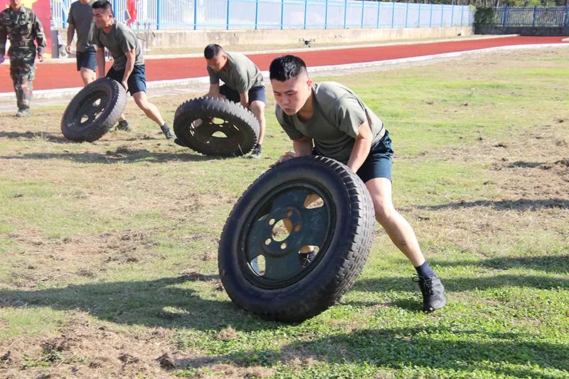 燃爆全场这场军体运动会血性十足,满屏热血军体运动会燃爆金秋