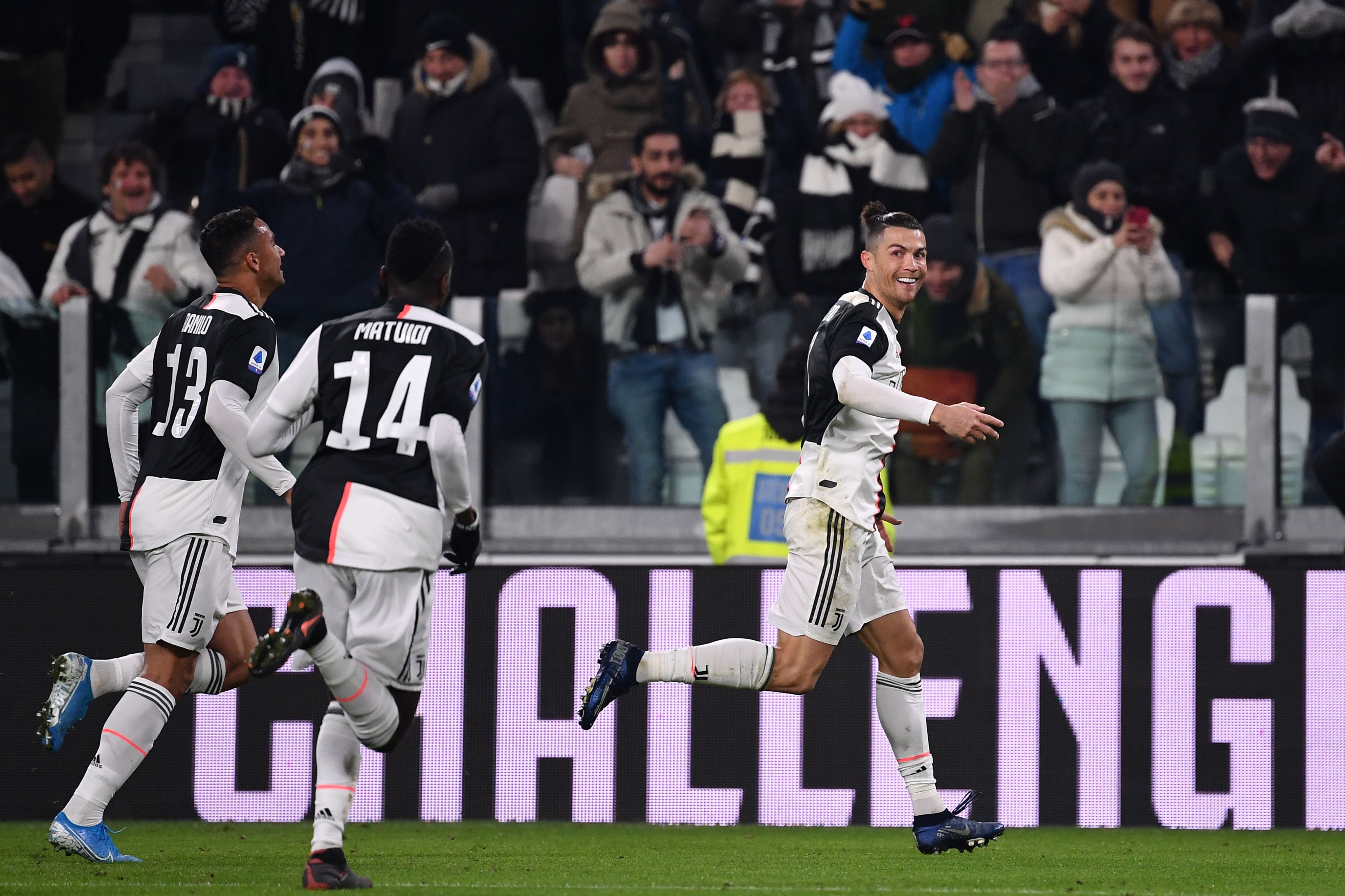 c罗梅西对决经典比赛,梅西和c罗最精彩的对决