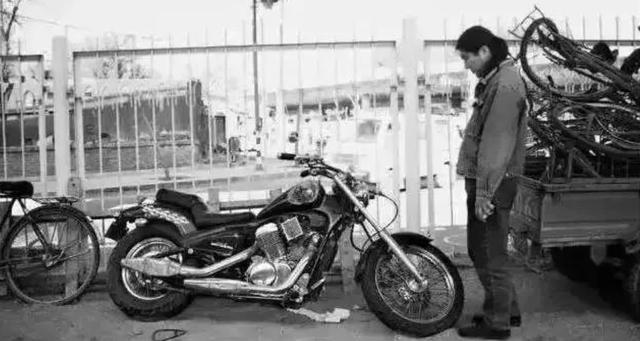 惋惜离世的明星,缅怀意外去世的人