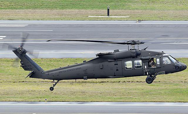 美国黑鹰直升机视频大全,美国送给中国黑鹰直升机