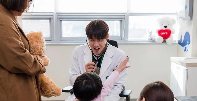 神仙级导演，一出手就是爆款，每周限量一集好焦急