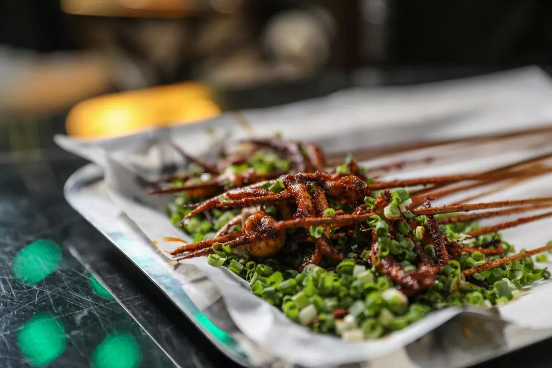 南宁夜景网红打卡鸡尾酒酒吧,超燃酒吧南宁