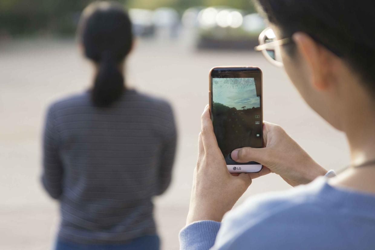 韩女团成员被偷拍,韩女团成员更衣被偷