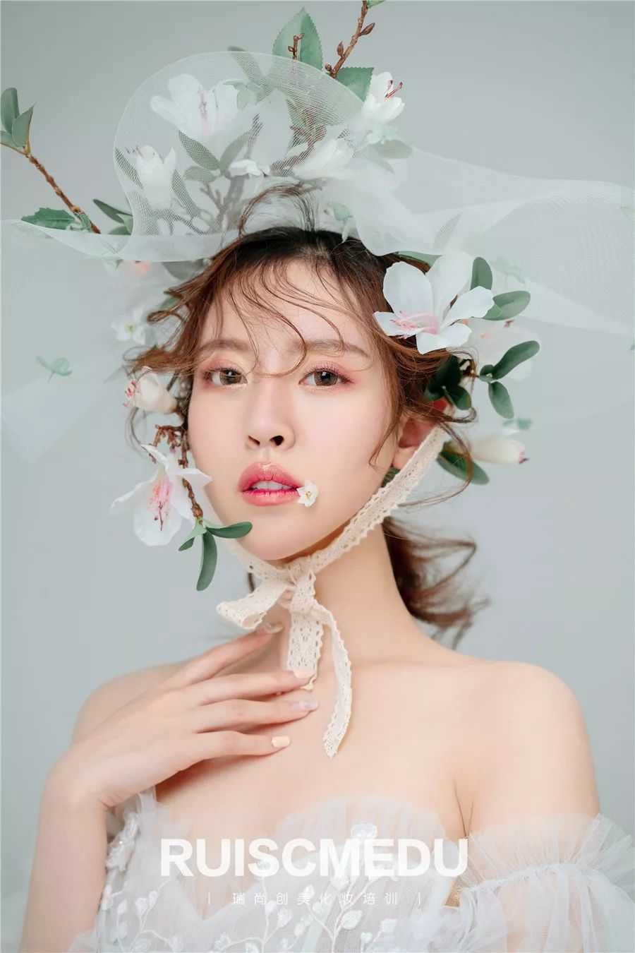 如何尽快从助理当上化妆师,当化妆师有什么流程