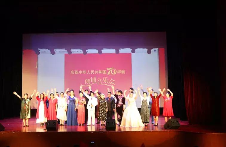 祝福祖国简短视频,那些让你为祖国热泪盈眶的瞬间