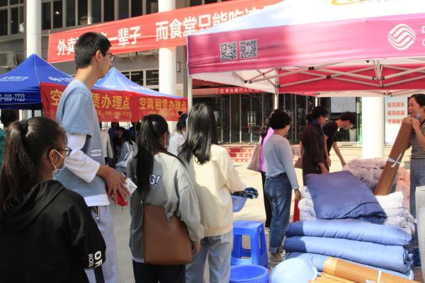 学妹吐露心声：大学里这个身高的男生太“矮”，180cm并不是标准