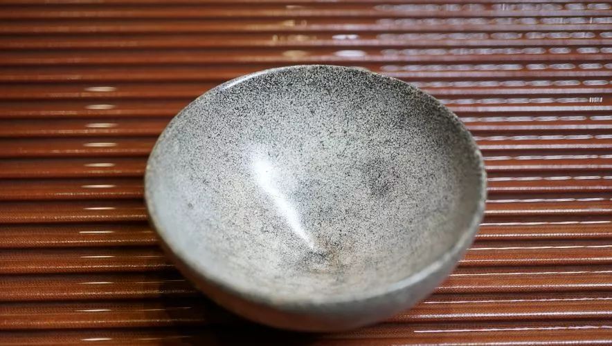 建盏灰背种类,建盏银霜与灰被区别