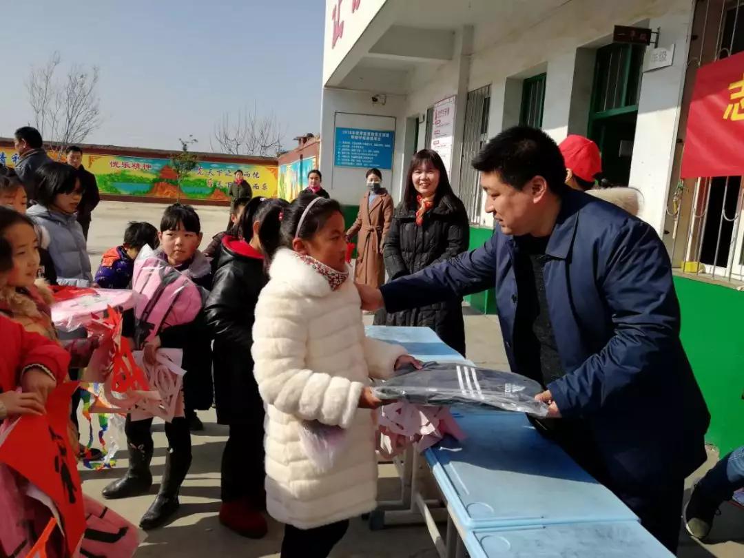 关爱农村留守儿童平安校园行活动,关爱乡村留守儿童活动