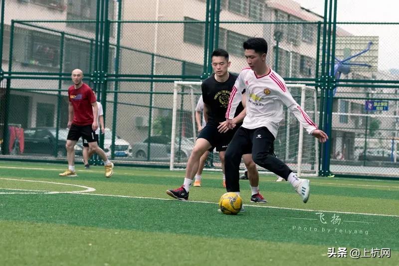 林丹野球场秀足球,林丹回到球场赢了