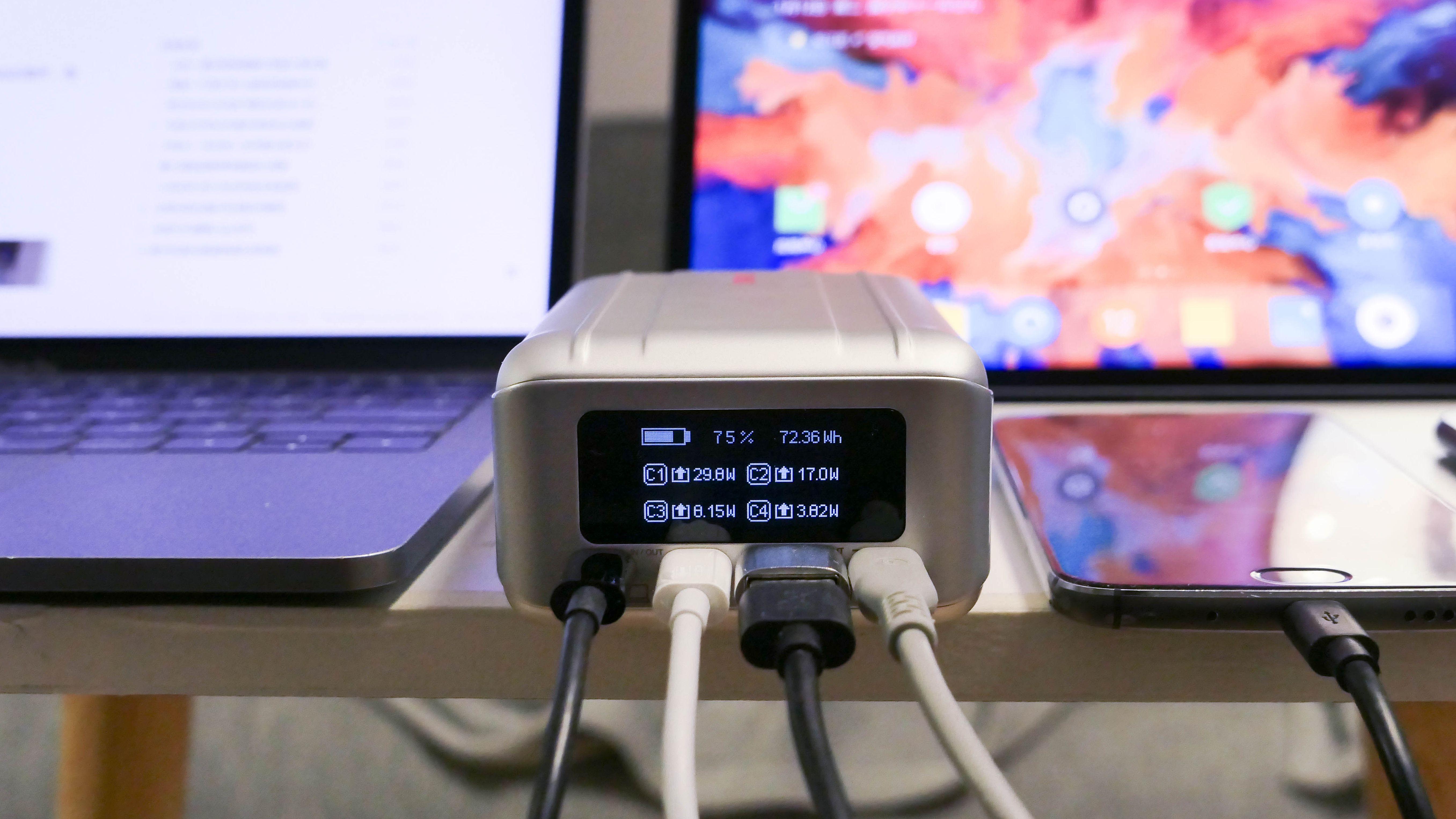 出行好帮手——征拓SuperTankPro超级移动电源