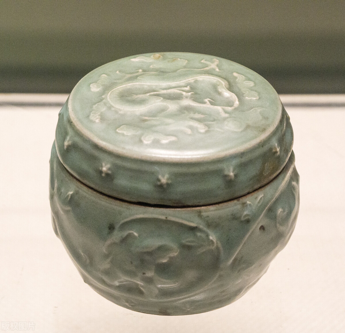 龙泉窑馆藏精品,元代龙泉窑瓷器鉴定方法