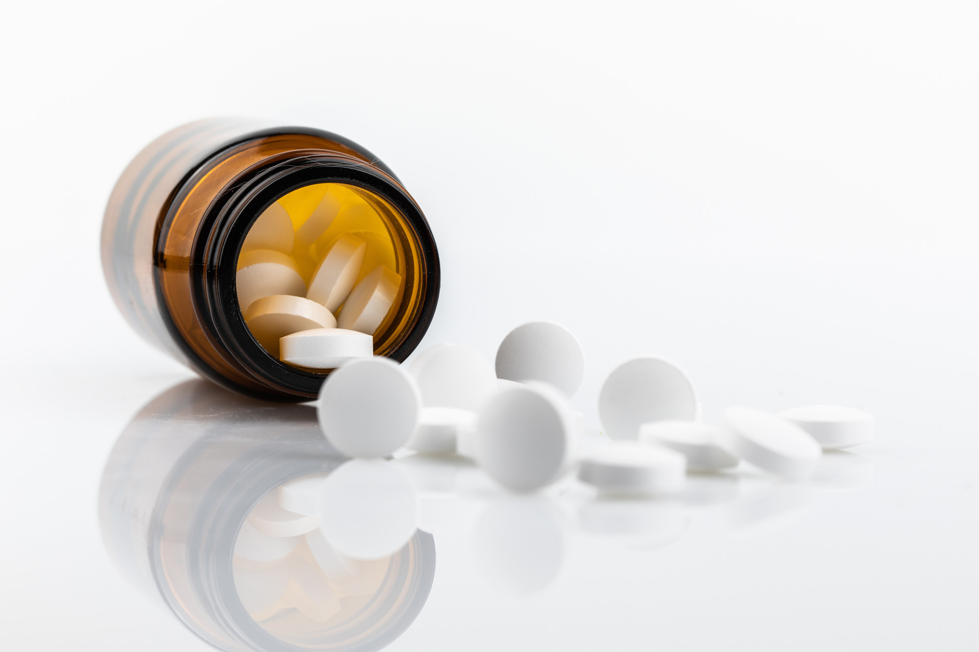 乳腺癌吃来曲唑能促进排卵好吗,乳腺癌绝经后吃来曲唑片的副作用