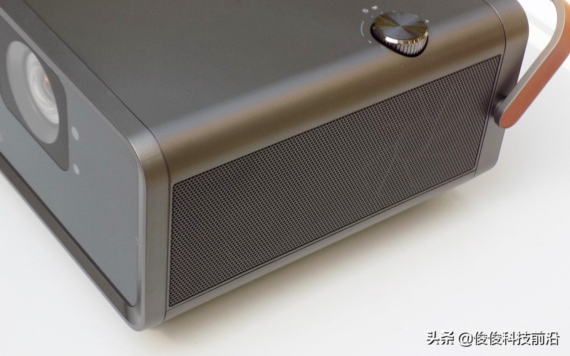 4k巨幕客厅时代专业级家庭影院,4k超清巨幕影院是大屏幕吗