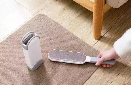 去除布料沙发静电,衣物粘上了毛球清除方法