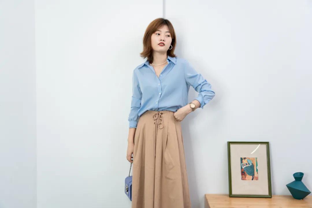 看起来丑爆款衣服,最简单的衣服搭配出时髦的效果