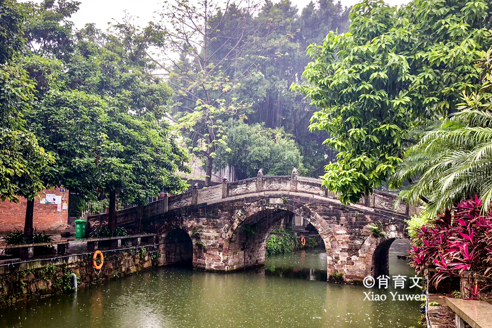 顺德逢简水乡，那一片小桥流水人家的风光，是古桥古屋古木的桃源
