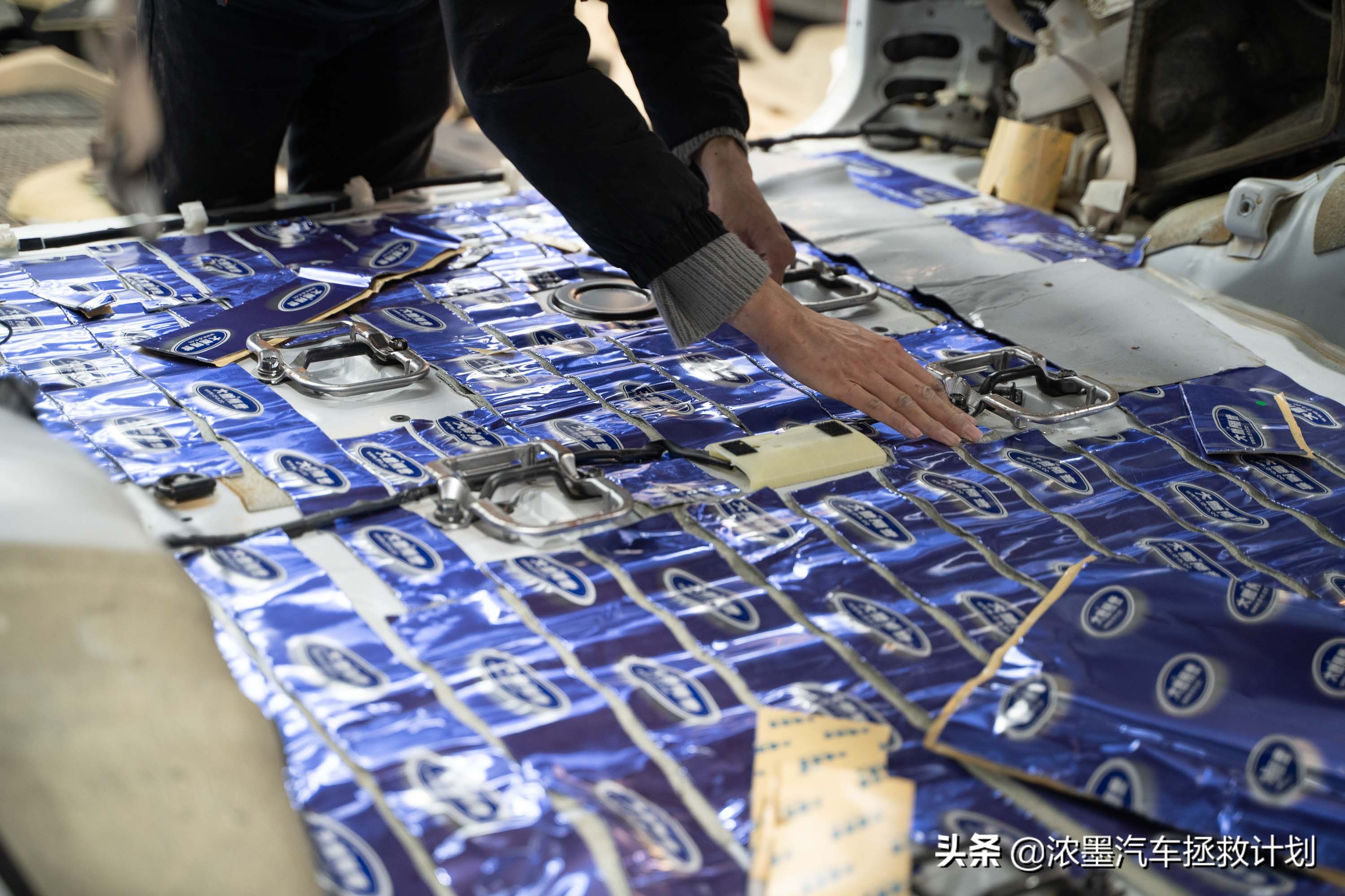 丰田霸道酷路泽带你翻山越岭,丰田兰德酷路泽低速4驱越野模式