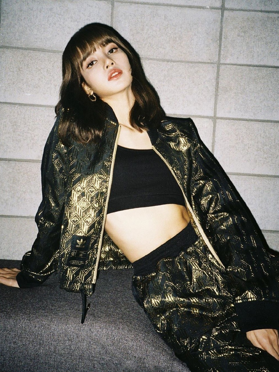 程潇的身材和lisa的身材,人间芭比lisa穿皮衣