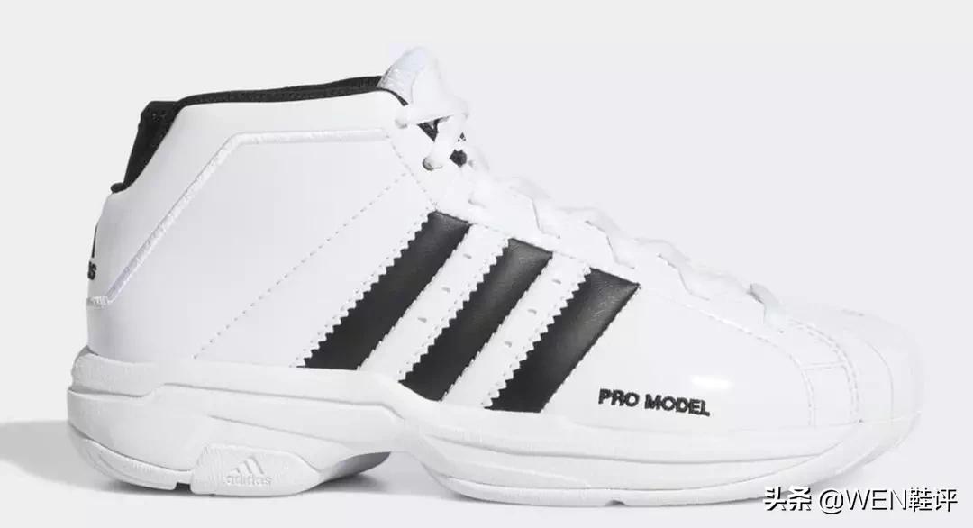 詹姆斯科比鸳鸯鞋,詹姆斯历年全明星上脚球鞋