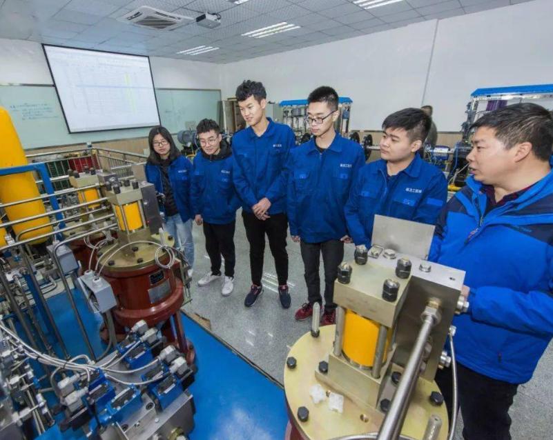 职业技术学校和高等专科哪个好,高等专科学校跟学院有哪些不同