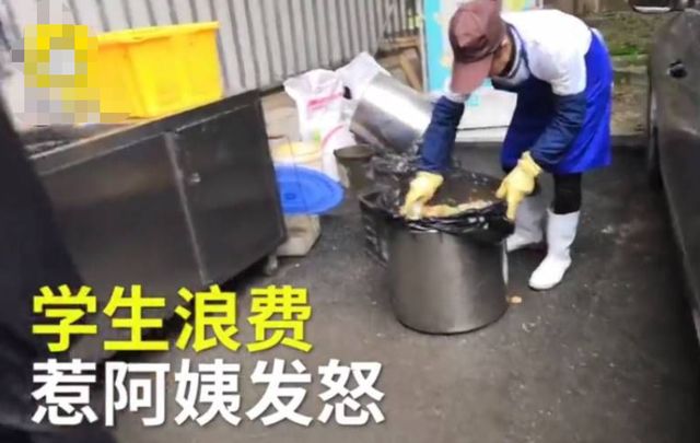 日本小学生午餐日常的全过程,日本小学生午餐纪录片