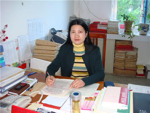 法院党建引领激发干警担当作为,政治引领立足岗位书写报国之志