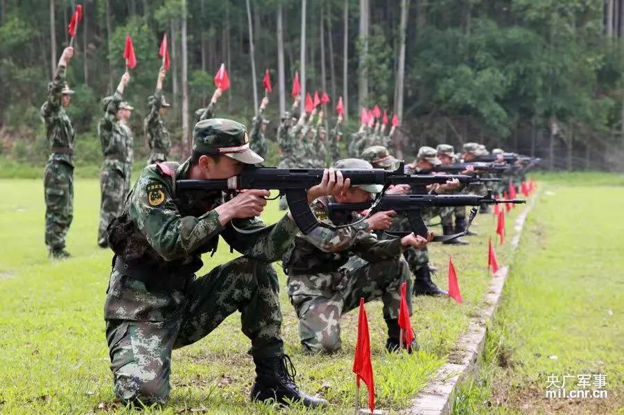 军营情怀七律诗,七律军旅情怀