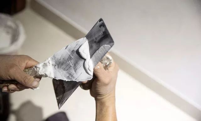 批刮腻子需要掺胶吗,腻子批刮教程