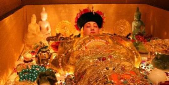 慈禧棺椁老照片,慈禧墓里陪葬品的图