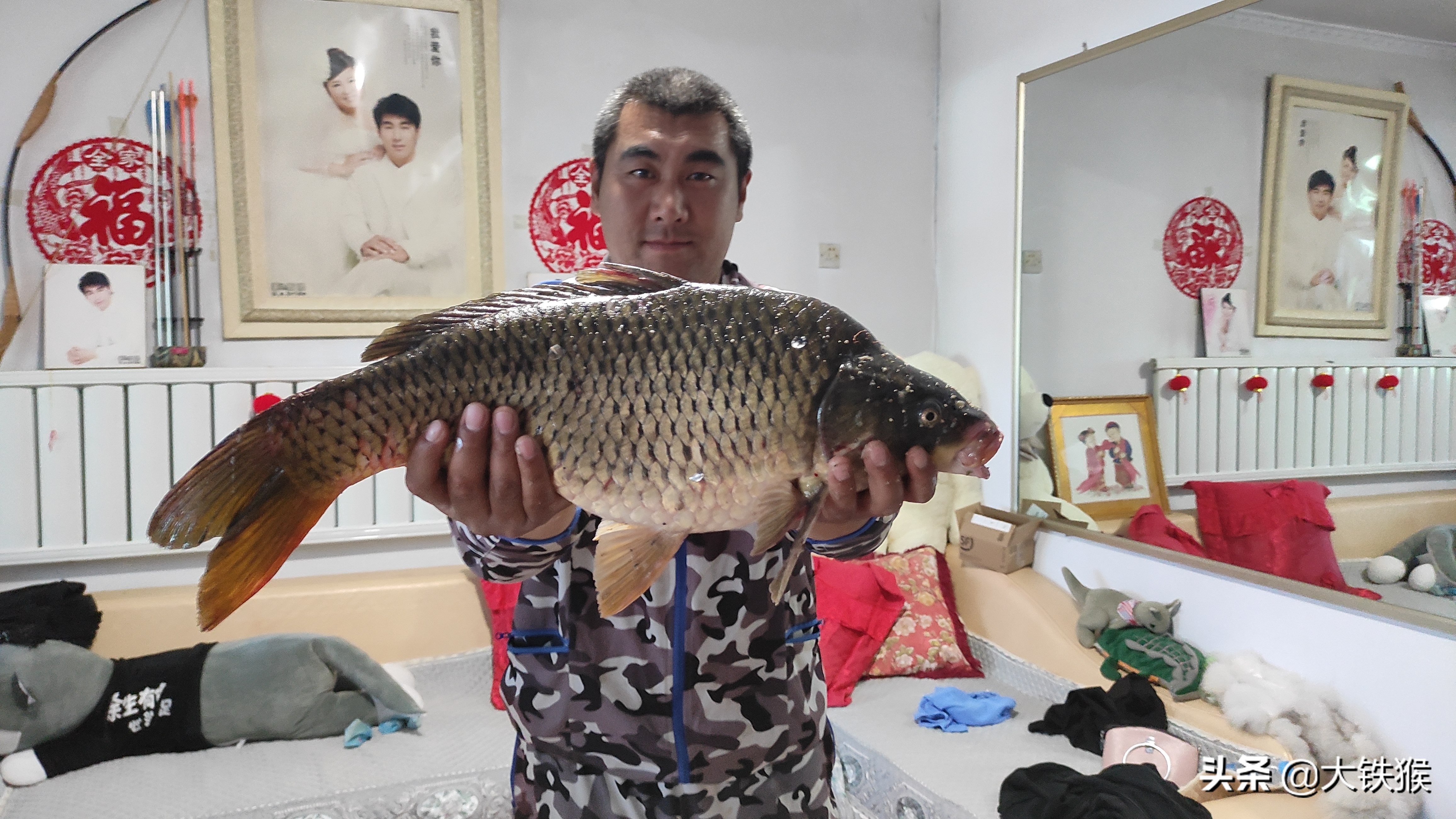 黑坑钓巨物5分钟上3条,野钓巨物成果