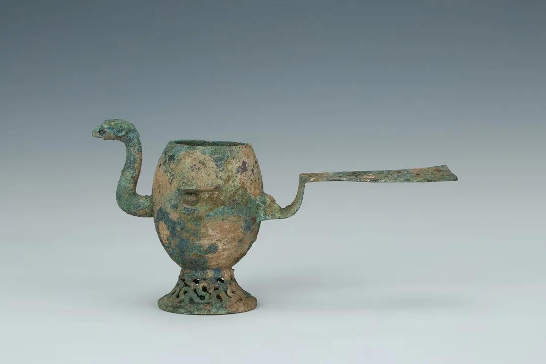 线上看*物文**|古人的惠世天工——战国青铜鸟形杯