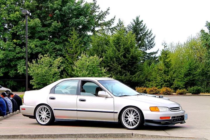 要看雅阁的改装案例还是看“别人家”的吧,国内实在不多