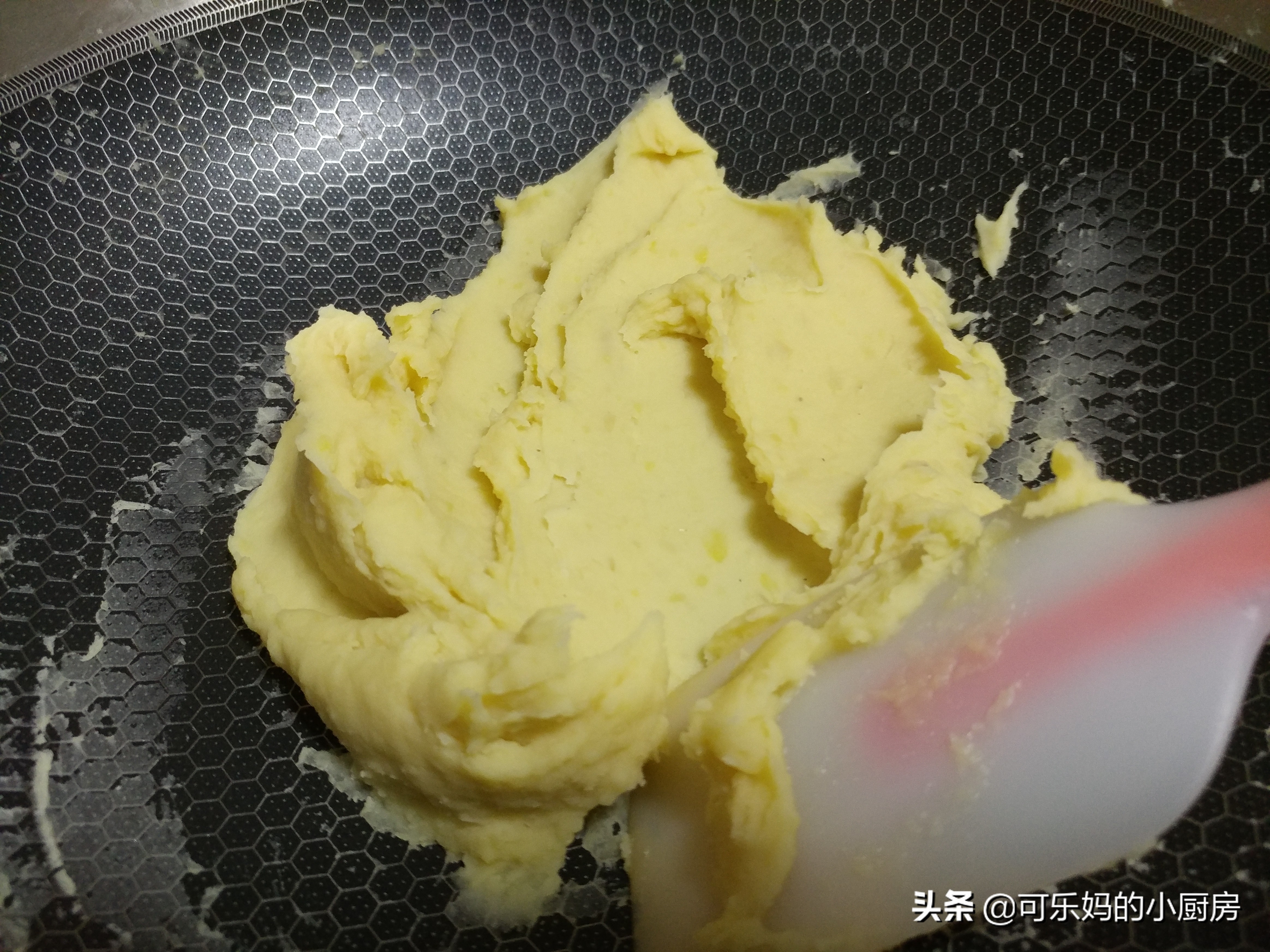 酥皮绿豆饼小吃,蛋挞皮酥皮绿豆饼