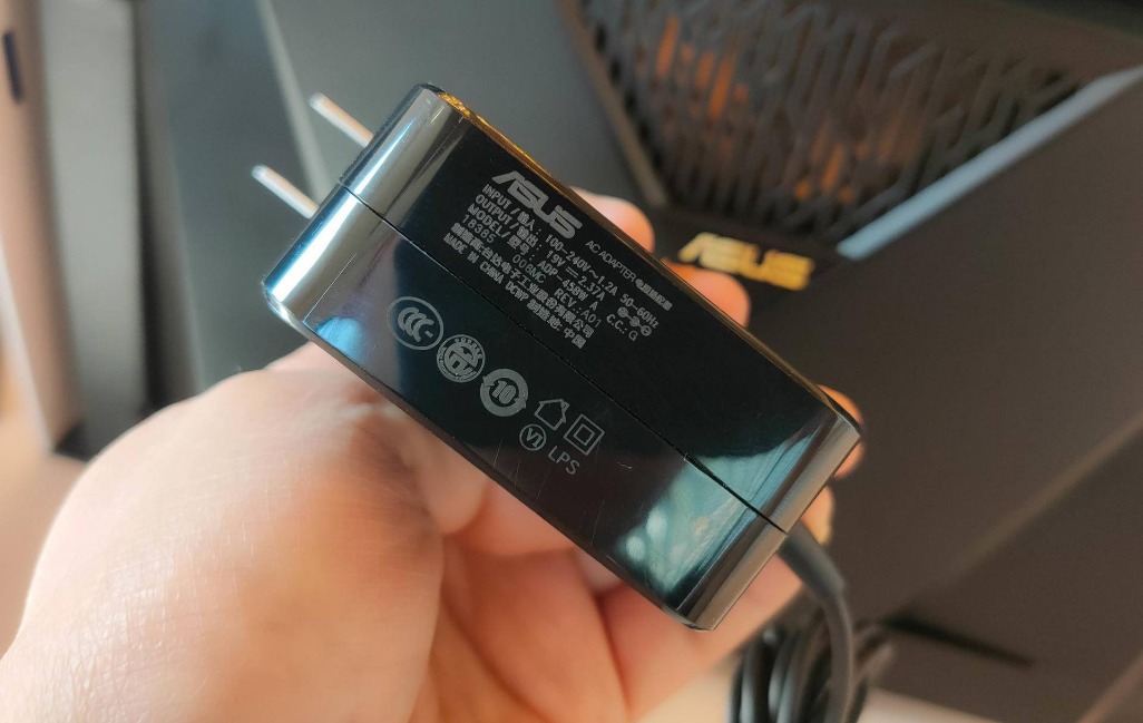 华硕ax68u的5g信号很差吗,华硕ax88u有2.5g网口吗