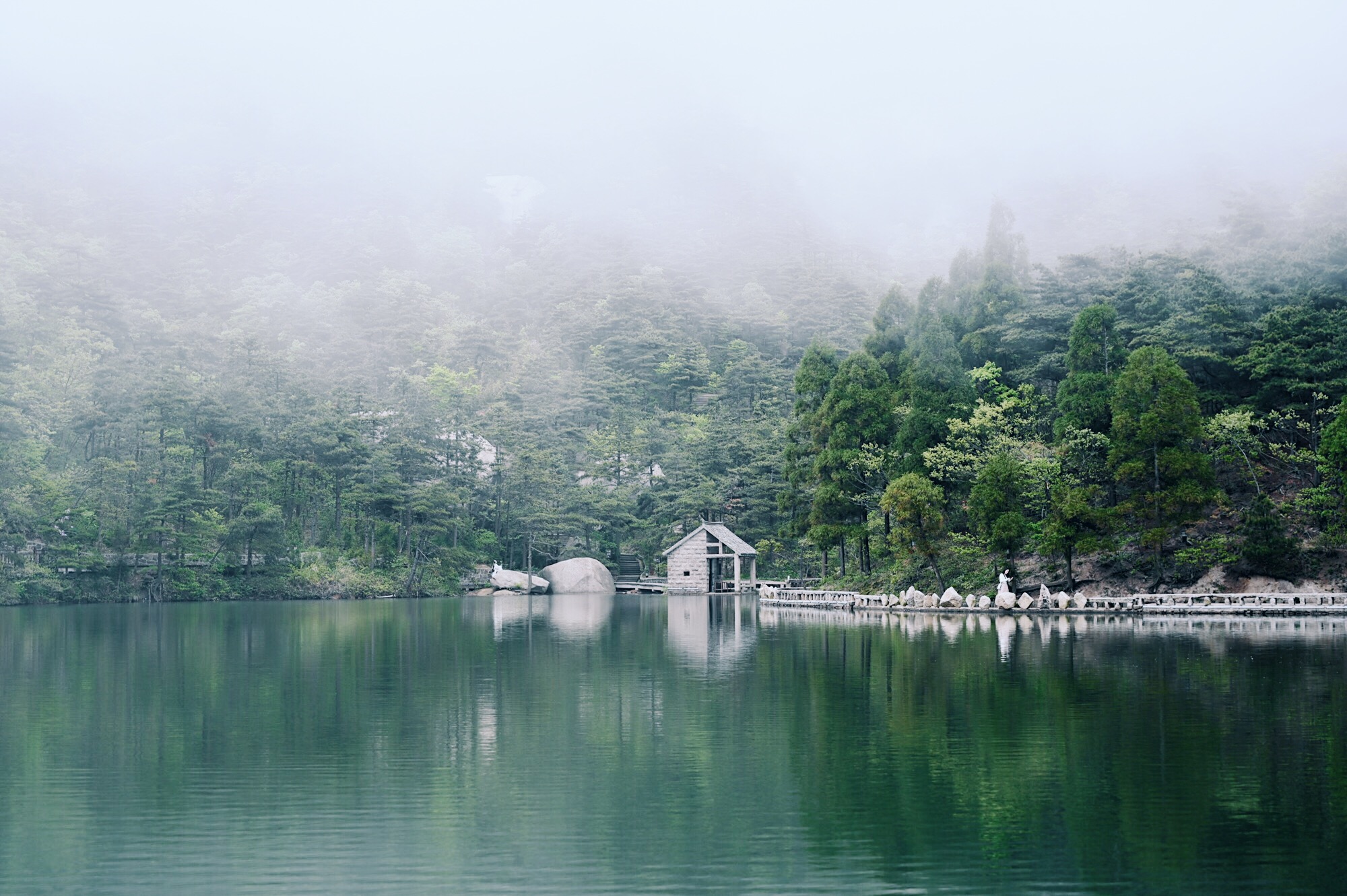 安徽省最大的自然湖泊,位于安徽省境内的淡水湖是