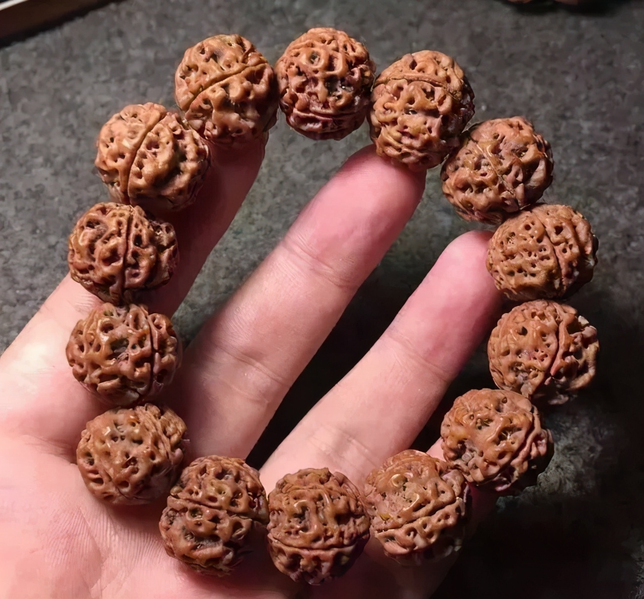 青皮金刚菩提子盘红步骤,金刚菩提手串怎么盘红最快