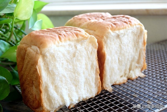我做的面包,无油无鸡蛋无奶的面包好吃吗