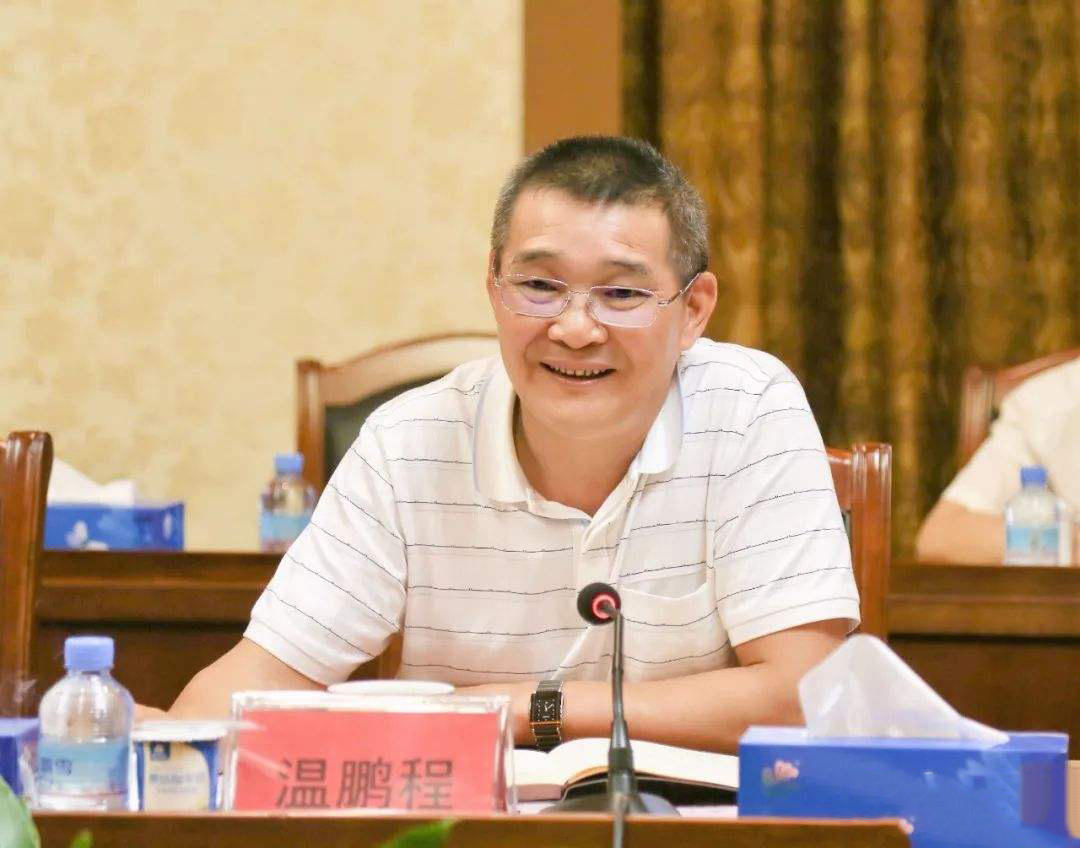 广东云浮新兴县第一首富,广东云浮温氏首富