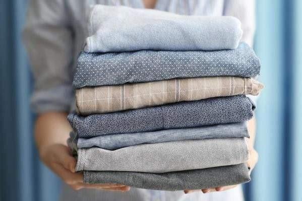 没有衣柜的卧室怎么收纳衣服,衣服太多了怎么整理收纳箱