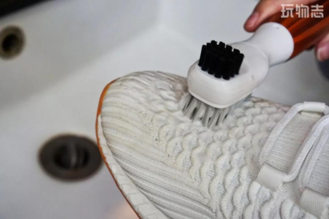 用声波震动来洗鞋子,声波清洗鞋子