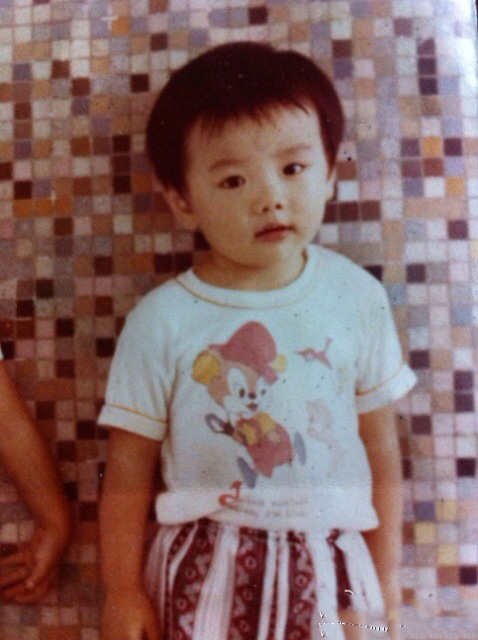 44岁港星成网大烂片王：曾是星爷*用御**绿叶，获刘德华支持成导演