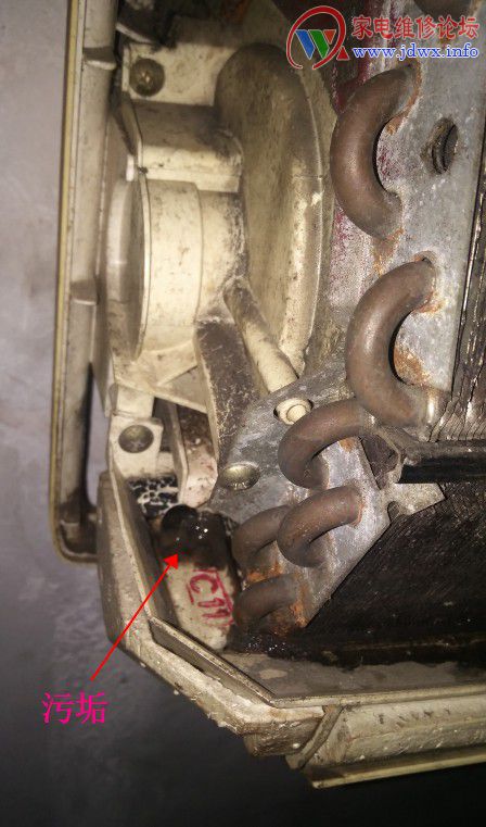 挂机背后漏水是通病么,挂机漏水处理方法图解