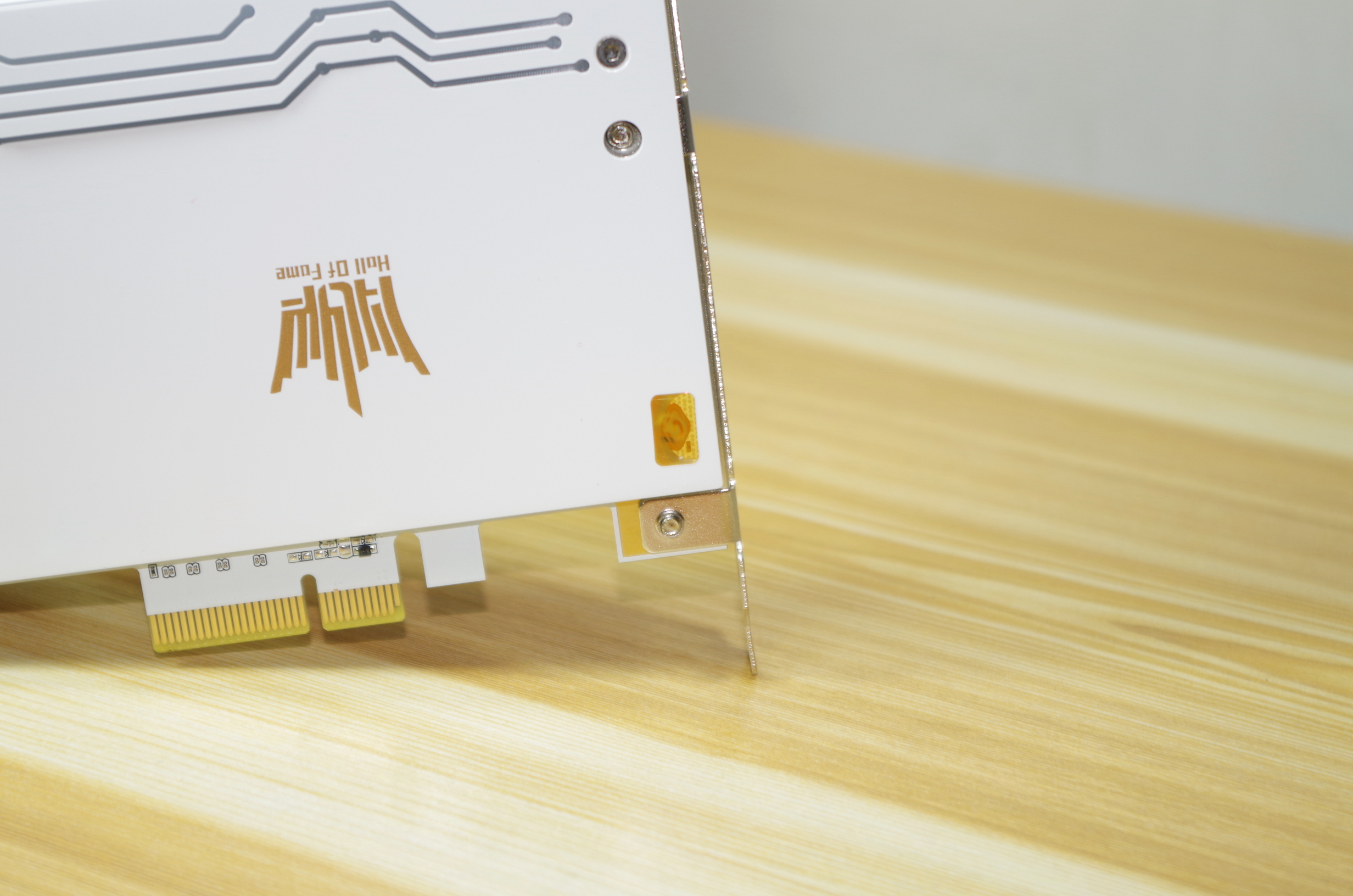 pcie插固态会占用显卡的通道么,pcie延长线对显卡性能测试