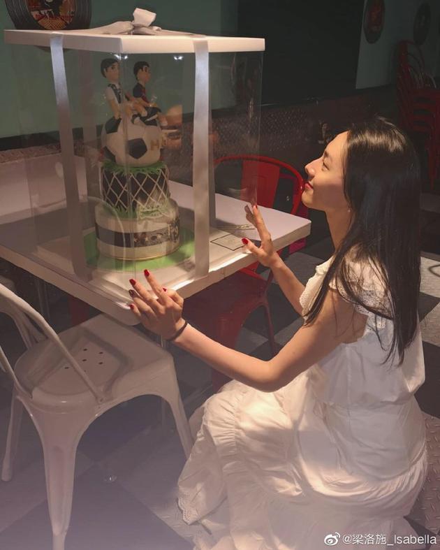 梁洛施为儿子庆生天水围,梁洛施晒与李泽楷晨跑照引热议