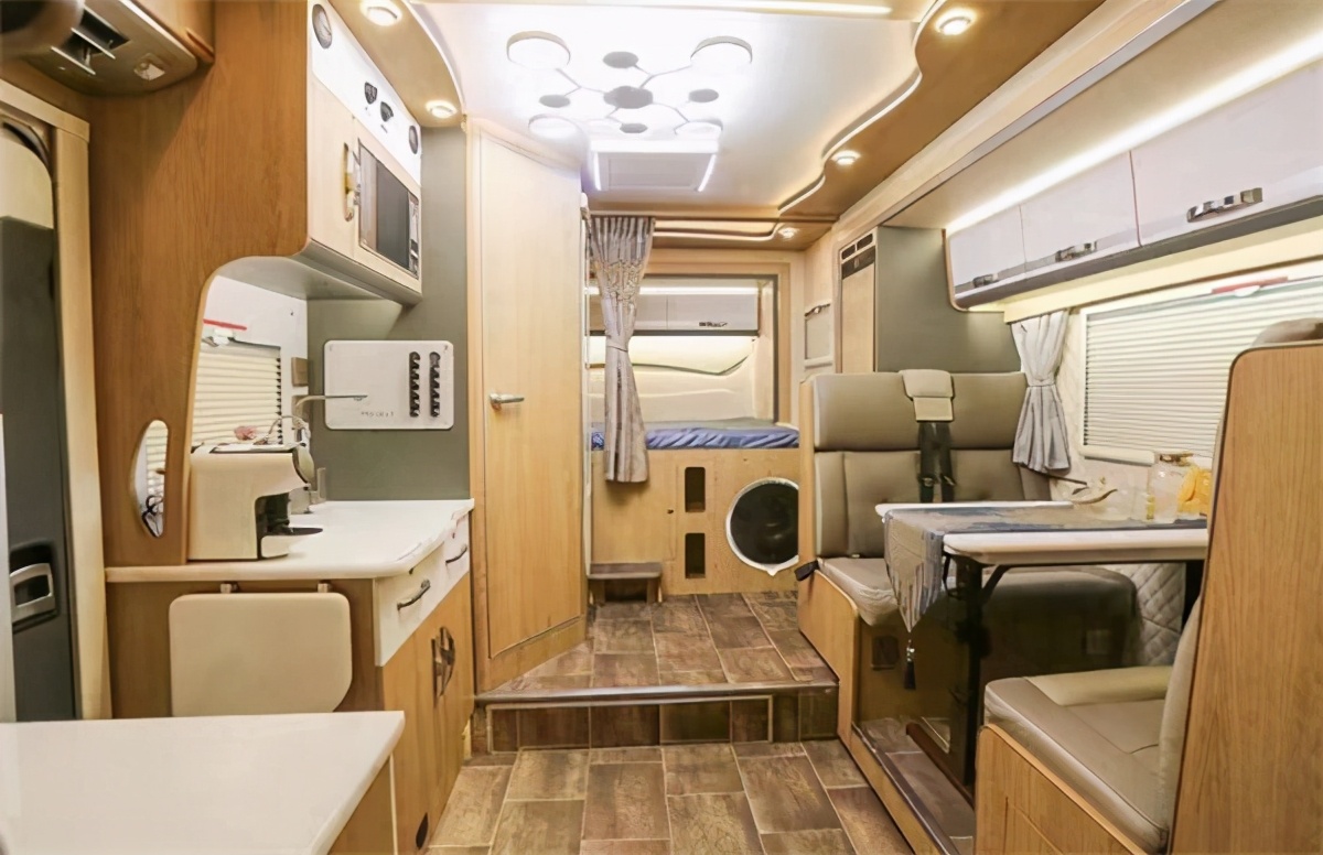 30天X24小时无忧用电缺陷为零戴德e途房车完美质量打造常青的品牌