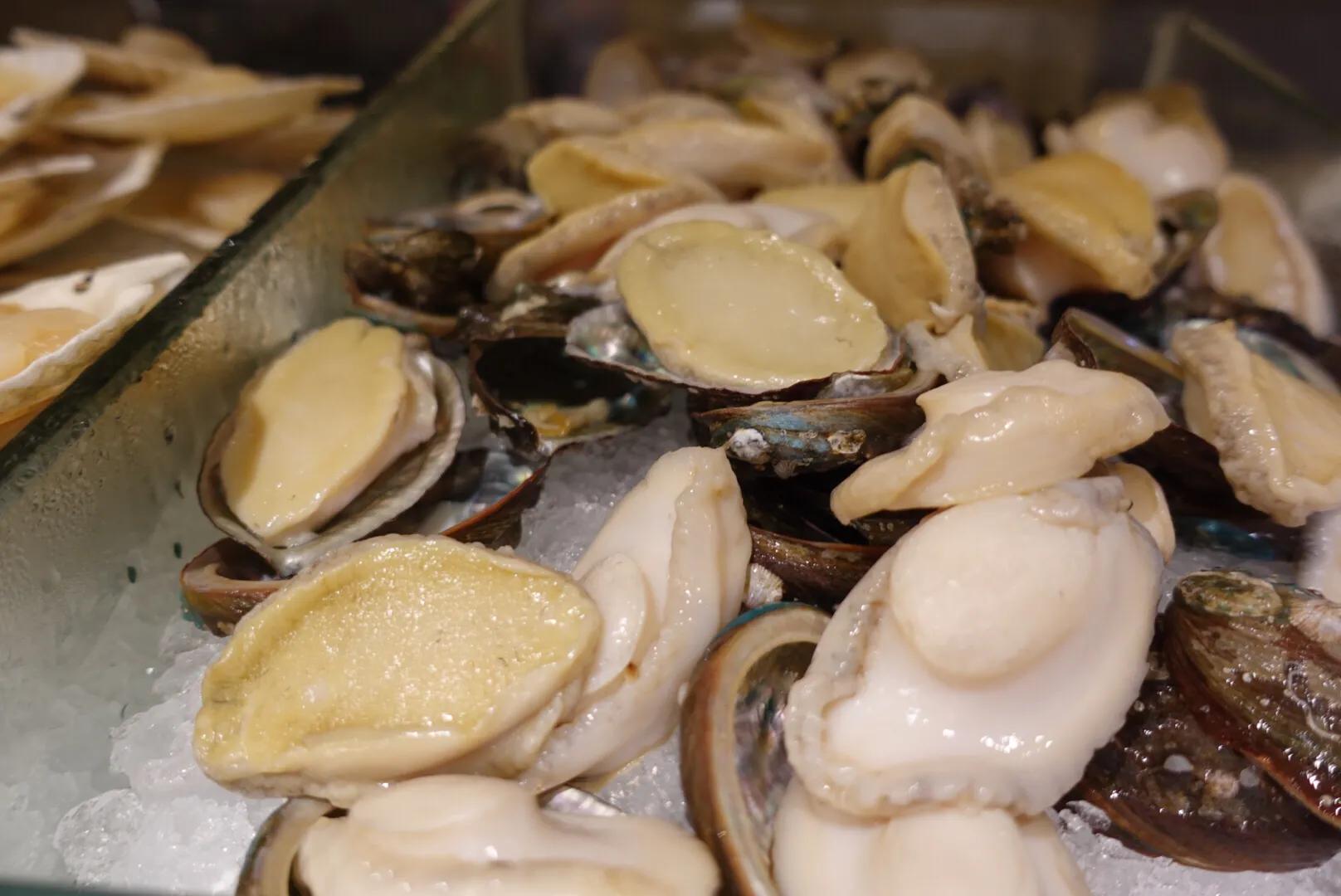 南京这家11年的酒店自助餐，现蒸海味畅吃！鲜掉眉毛～